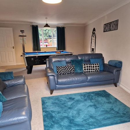 Hereford - Finch House - Modern 4 Bedroom House Located In South Hereford, Dog Friendly With Nearby Countryside, Pool Table, Sleeps Up To 10 Guests - Hosted By Rentmyhouse Kültér fotó