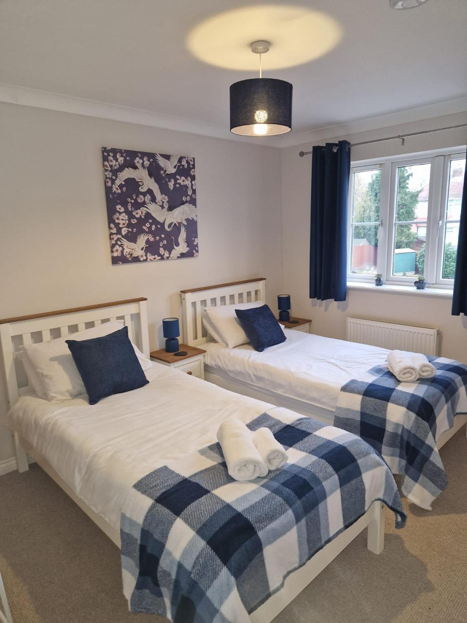 Hereford - Finch House - Modern 4 Bedroom House Located In South Hereford, Dog Friendly With Nearby Countryside, Pool Table, Sleeps Up To 10 Guests - Hosted By Rentmyhouse Kültér fotó