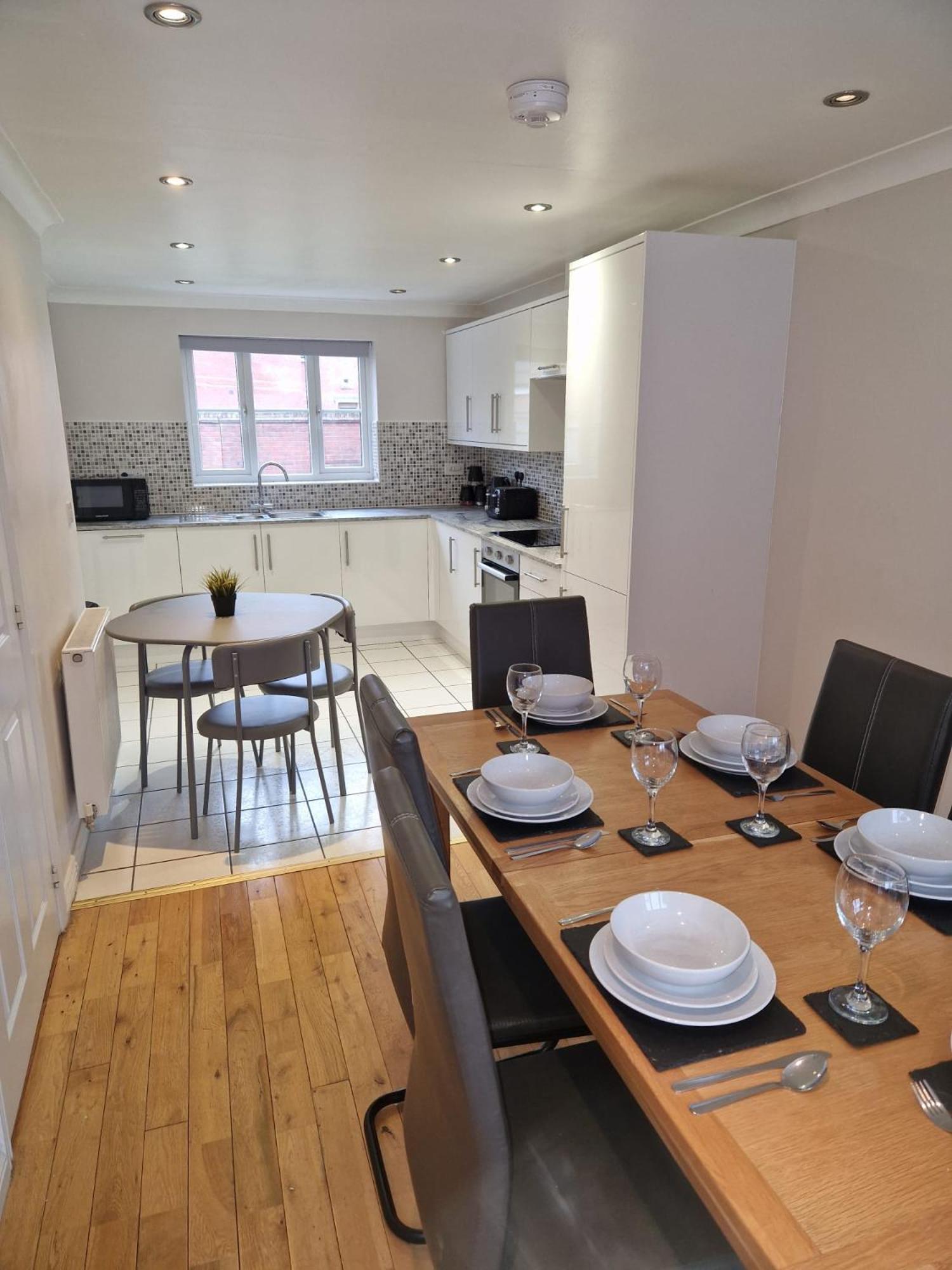 Hereford - Finch House - Modern 4 Bedroom House Located In South Hereford, Dog Friendly With Nearby Countryside, Pool Table, Sleeps Up To 10 Guests - Hosted By Rentmyhouse Kültér fotó