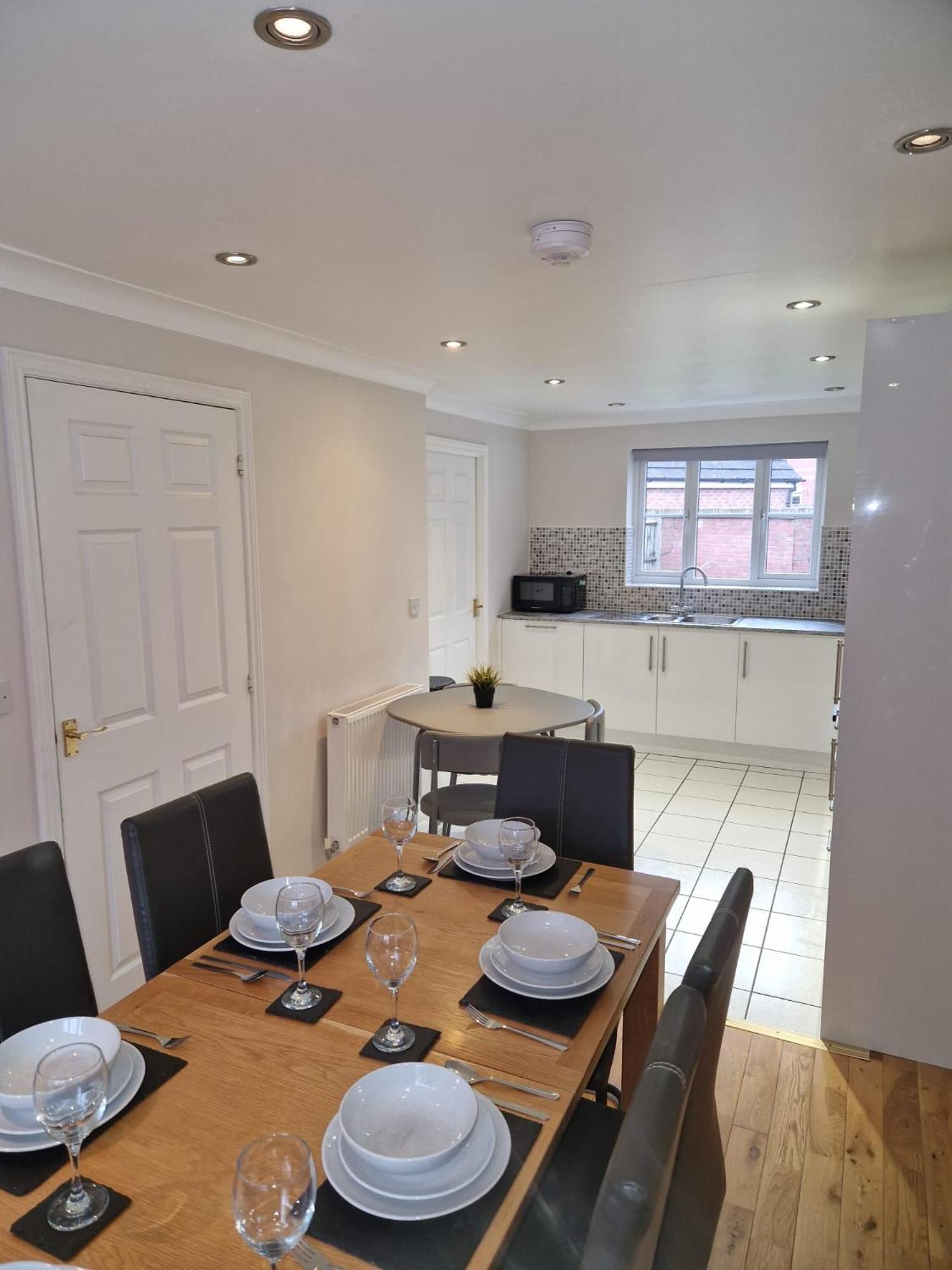 Hereford - Finch House - Modern 4 Bedroom House Located In South Hereford, Dog Friendly With Nearby Countryside, Pool Table, Sleeps Up To 10 Guests - Hosted By Rentmyhouse Kültér fotó