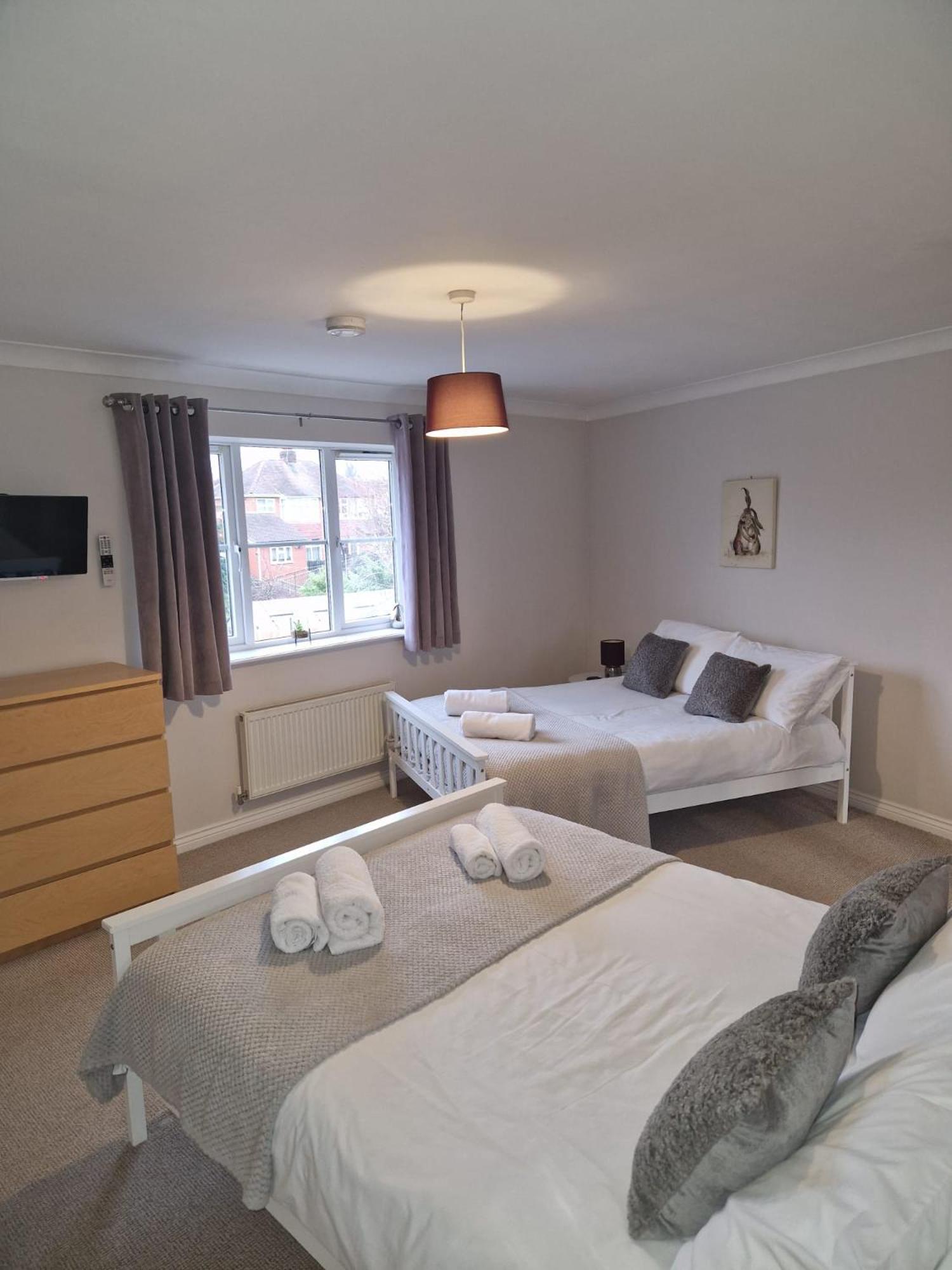 Hereford - Finch House - Modern 4 Bedroom House Located In South Hereford, Dog Friendly With Nearby Countryside, Pool Table, Sleeps Up To 10 Guests - Hosted By Rentmyhouse Kültér fotó