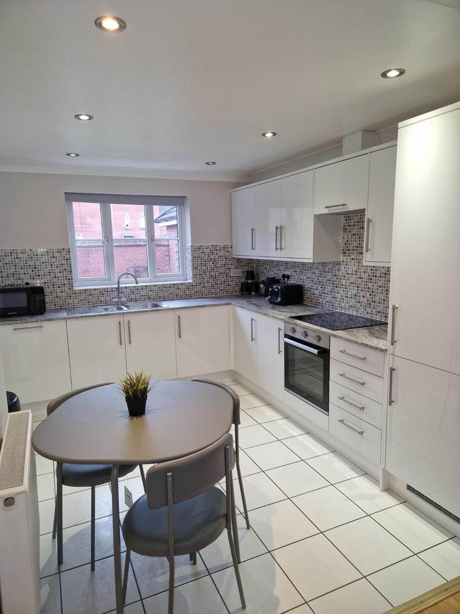 Hereford - Finch House - Modern 4 Bedroom House Located In South Hereford, Dog Friendly With Nearby Countryside, Pool Table, Sleeps Up To 10 Guests - Hosted By Rentmyhouse Kültér fotó